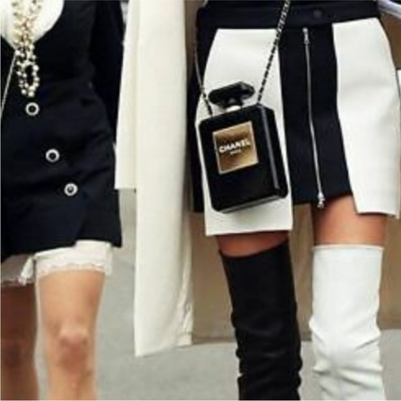 Just to share!!!!GORGEOUS COLLECTORS HANDBAG. - Picture 8 of 12